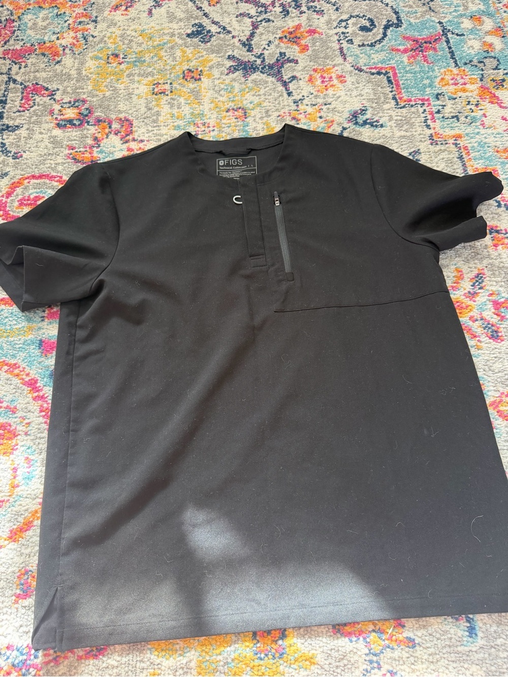 FIGS women’s black Henley scrub top